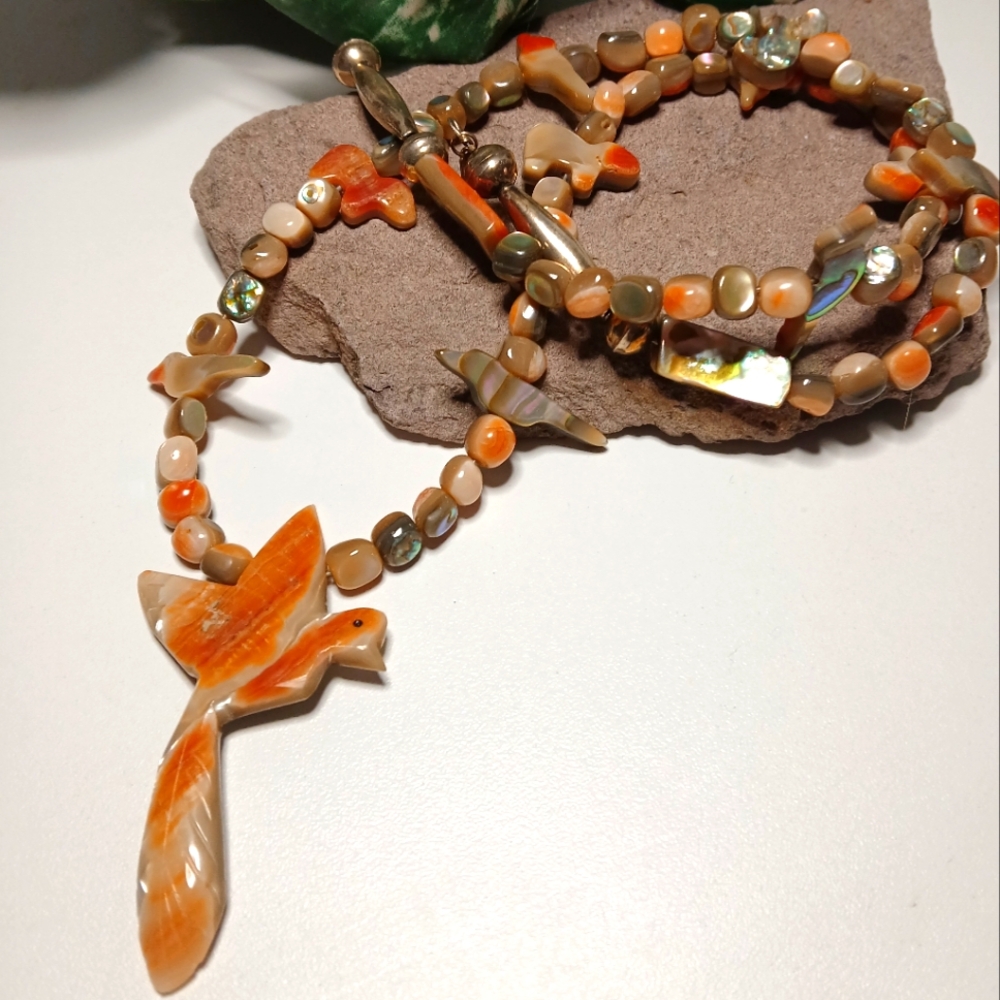Native American Carved Sea Shell Fetish Necklace  Mother of Pearl Birds, Bears